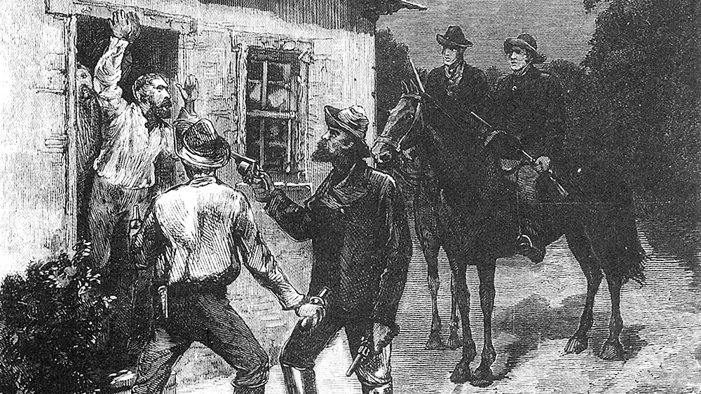 The Jerilderie police bailed up by the Kelly Gang as imagined by the Illustrated Australian News. Near midnight on a Saturday, Ned lured them outside with calls
of murder at a local pub. For the next two days, the Gang occupied the police station as a base for their hold-up. Image: La Trobe Collection, State Library of Victoria
